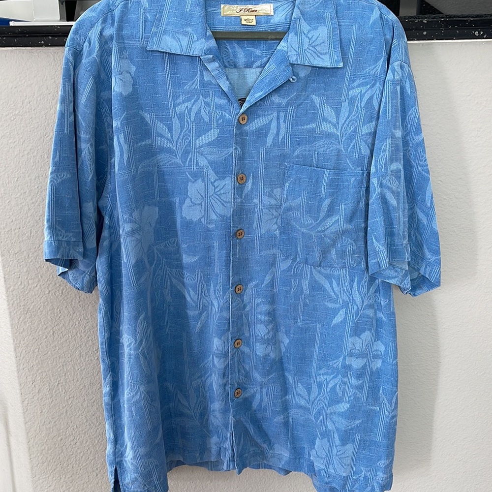 J Rowe men’s shirt with pirate skull on back size L